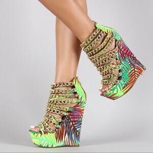 Nelly Bernal Caked Up Green Palms Chain Wedges